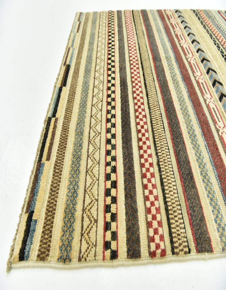 Detail image of  3' 1 x 4' 10  Hand Knotted Modern Ziegler Rug