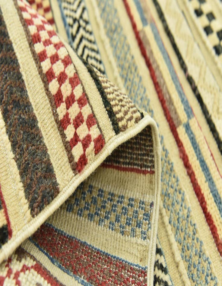 Detail image of  3' 1 x 4' 10  Hand Knotted Modern Ziegler Rug