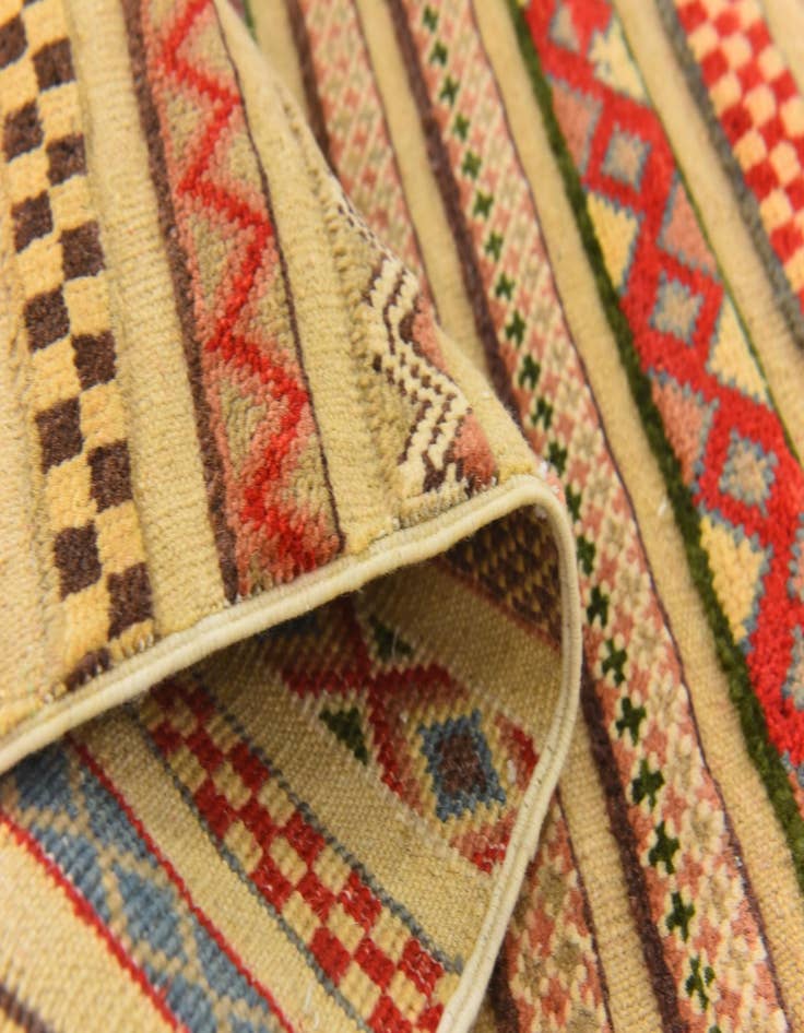 Detail image of  4' 9 x 6' 4  Hand Knotted Modern Ziegler Rug