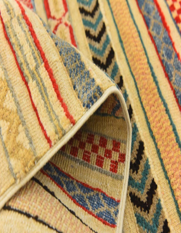 Detail image of  4' 10 x 6' 5  Hand Knotted Modern Ziegler Rug