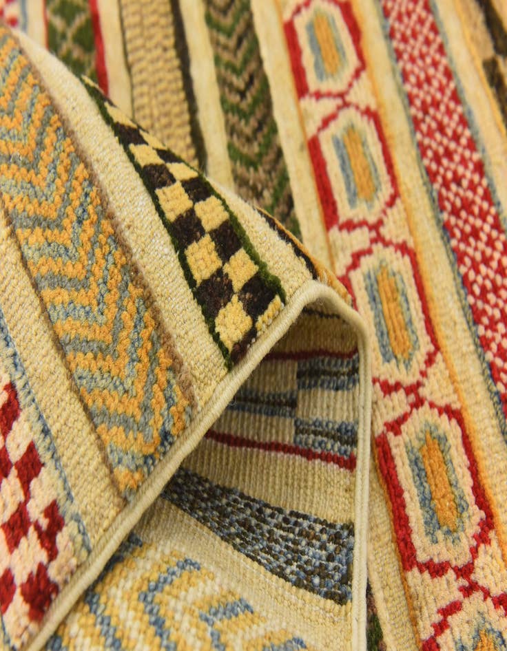 Detail image of  2' 9 x 3' 11  Hand Knotted Modern Ziegler Rug