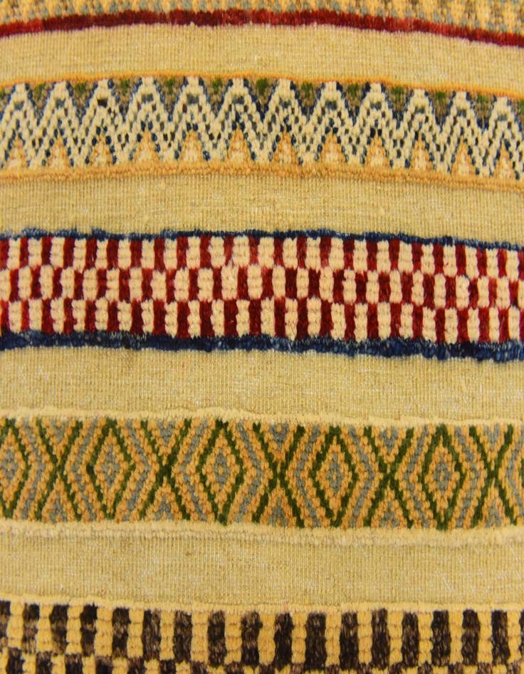 Detail image of  2' 6 x 4' 2  Hand Knotted Modern Ziegler Rug