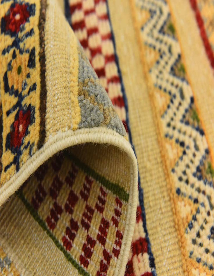 Detail image of  2' 6 x 4' 2  Hand Knotted Modern Ziegler Rug