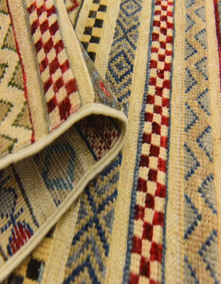 Detail image of  2' 9 x 4'  Hand Knotted Modern Ziegler Rug