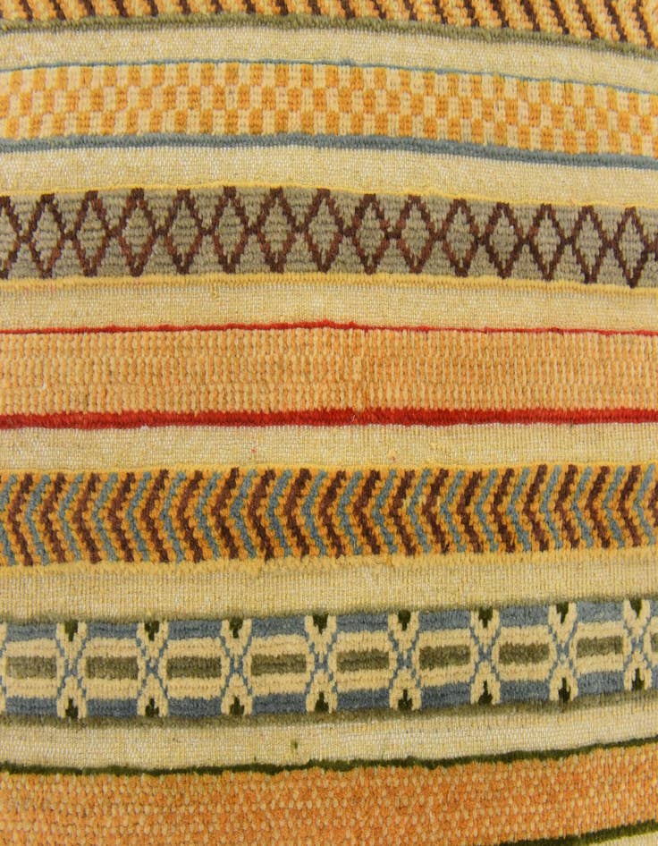 Detail image of  2' 8 x 4'  Hand Knotted Modern Ziegler Rug