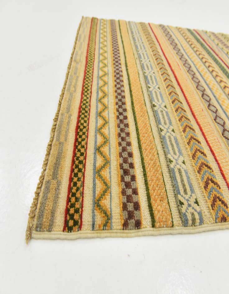 Detail image of  2' 8 x 4'  Hand Knotted Modern Ziegler Rug