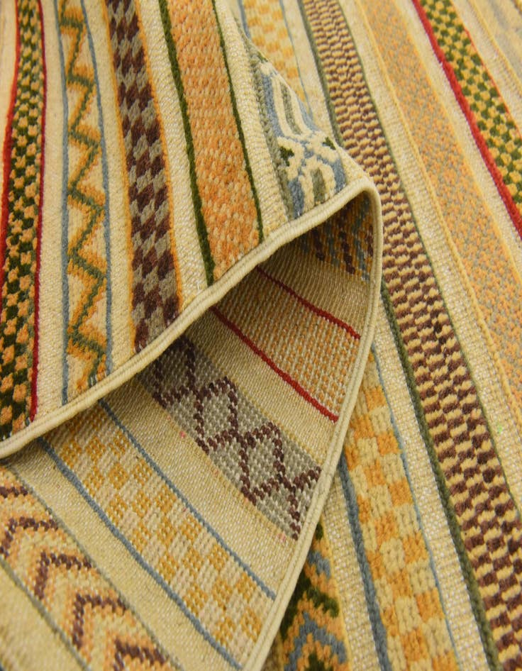 Detail image of  2' 8 x 4'  Hand Knotted Modern Ziegler Rug