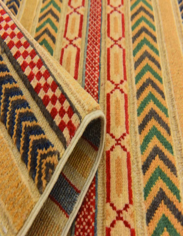 Detail image of  2' 7 x 4' 1  Hand Knotted Modern Ziegler Rug