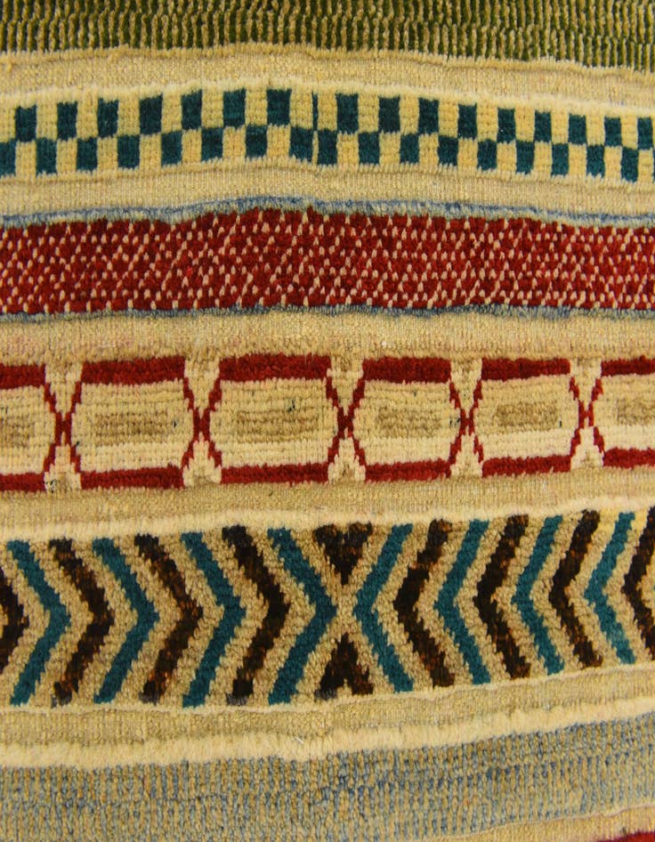 Detail image of  2' 8 x 4'  Hand Knotted Modern Ziegler Rug