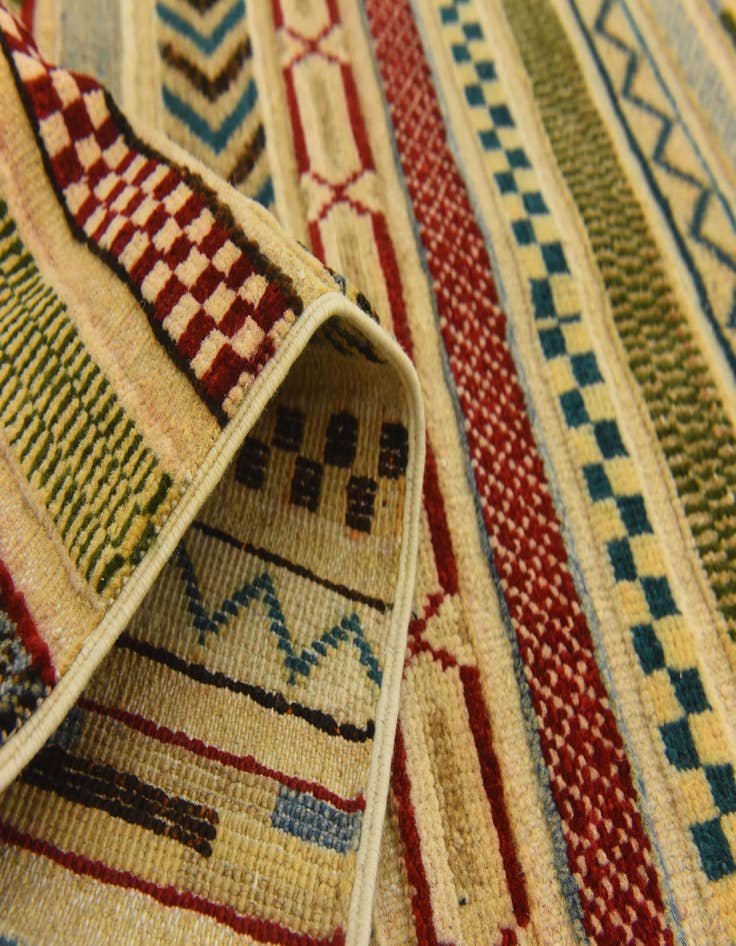 Detail image of  2' 8 x 4'  Hand Knotted Modern Ziegler Rug