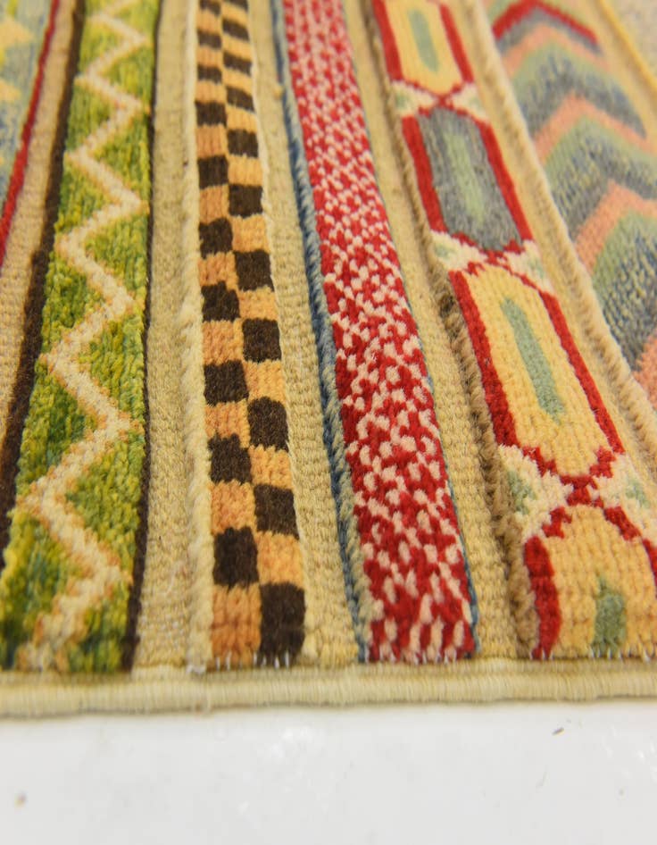 Detail image of  2' 8 x 3' 11  Hand Knotted Modern Ziegler Rug