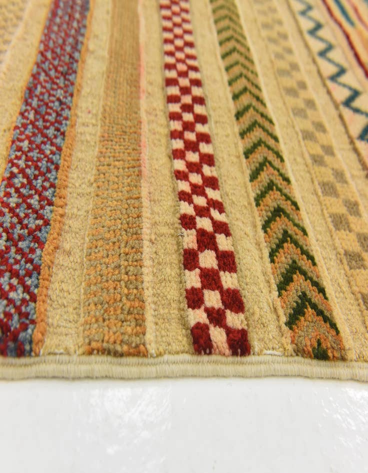 Detail image of  2' 7 x 4' 1  Hand Knotted Modern Ziegler Rug