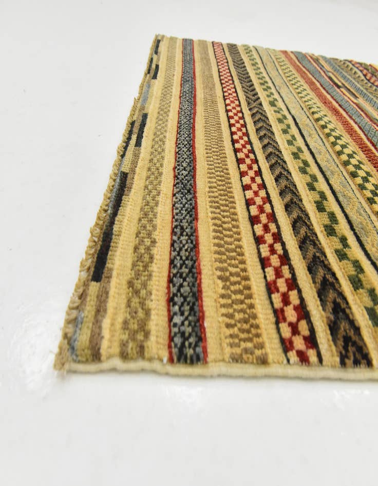 Detail image of  2' 9 x 3' 9  Hand Knotted Modern Ziegler Rug