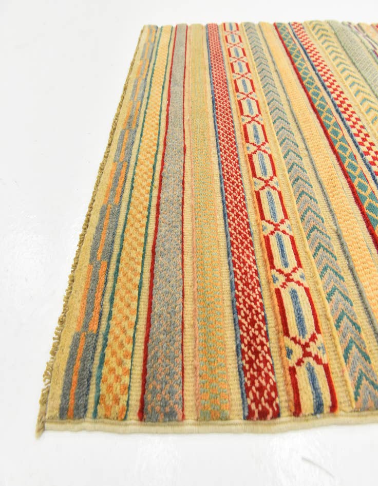 Detail image of  2' 7 x 4'  Hand Knotted Modern Ziegler Rug