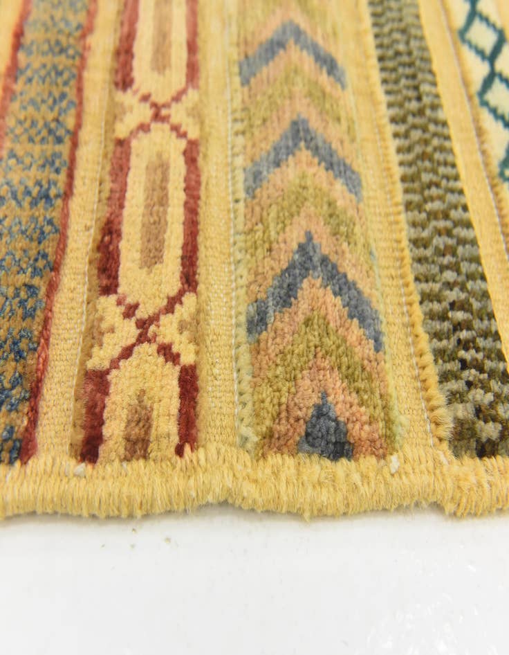 Detail image of 2' 11 x 3' 7 Hand Knotted Modern Ziegler Rug