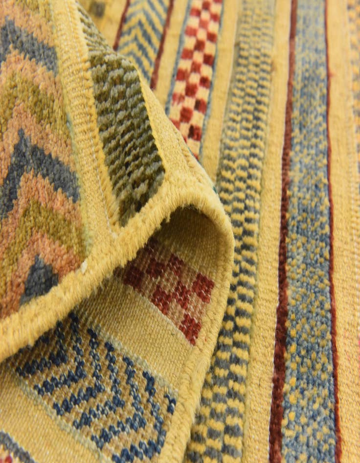 Detail image of 2' 11 x 3' 7 Hand Knotted Modern Ziegler Rug