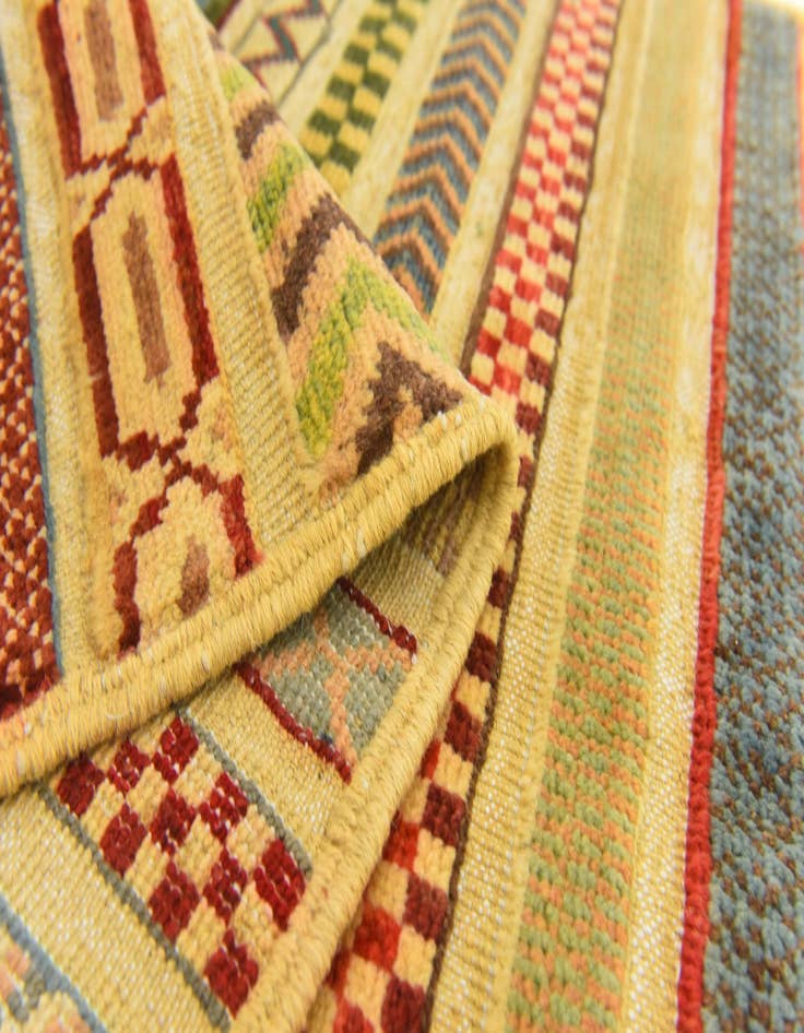 Detail image of  2' 8 x 4'  Hand Knotted Modern Ziegler Rug