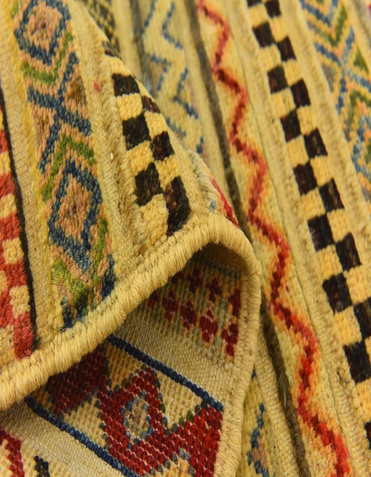 Detail image of  2' 10 x 4' 1  Hand Knotted Modern Ziegler Rug