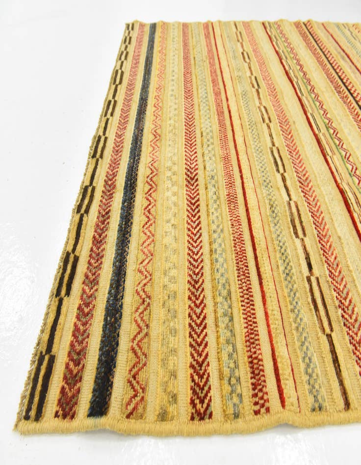 Detail image of  3' 10 x 5' 10  Hand Knotted Modern Ziegler Rug