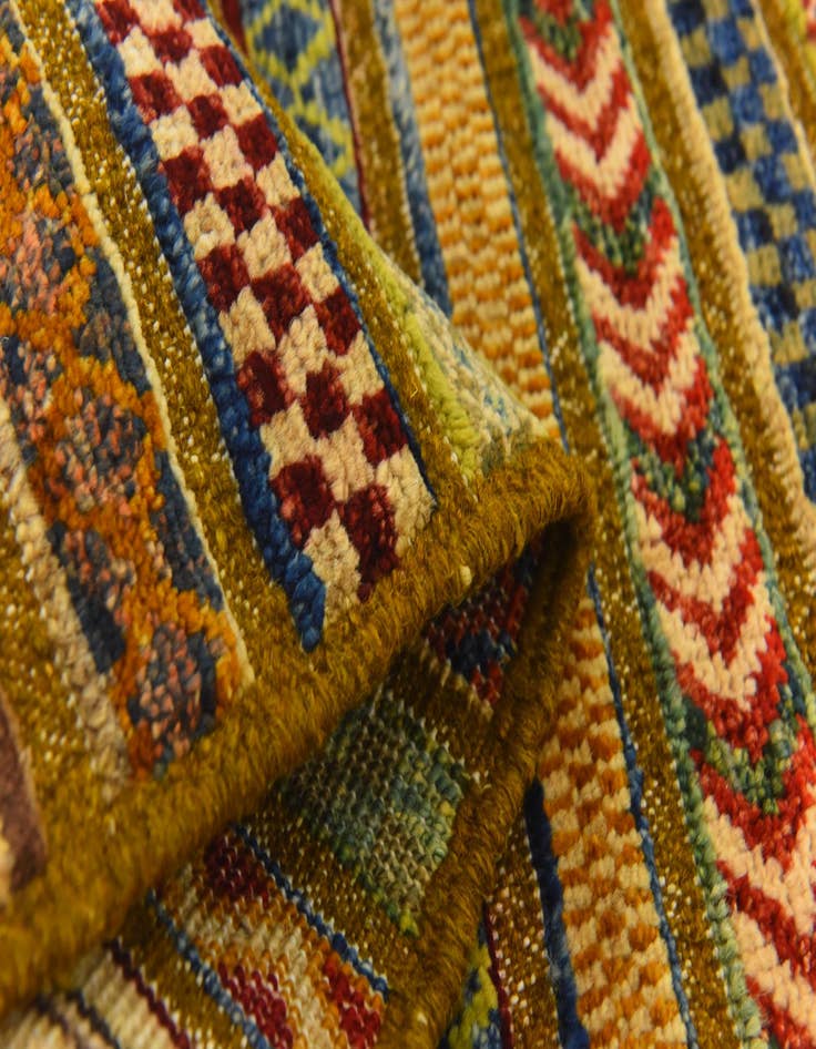 Detail image of  2' 8 x 4' 2  Hand Knotted Modern Ziegler Rug