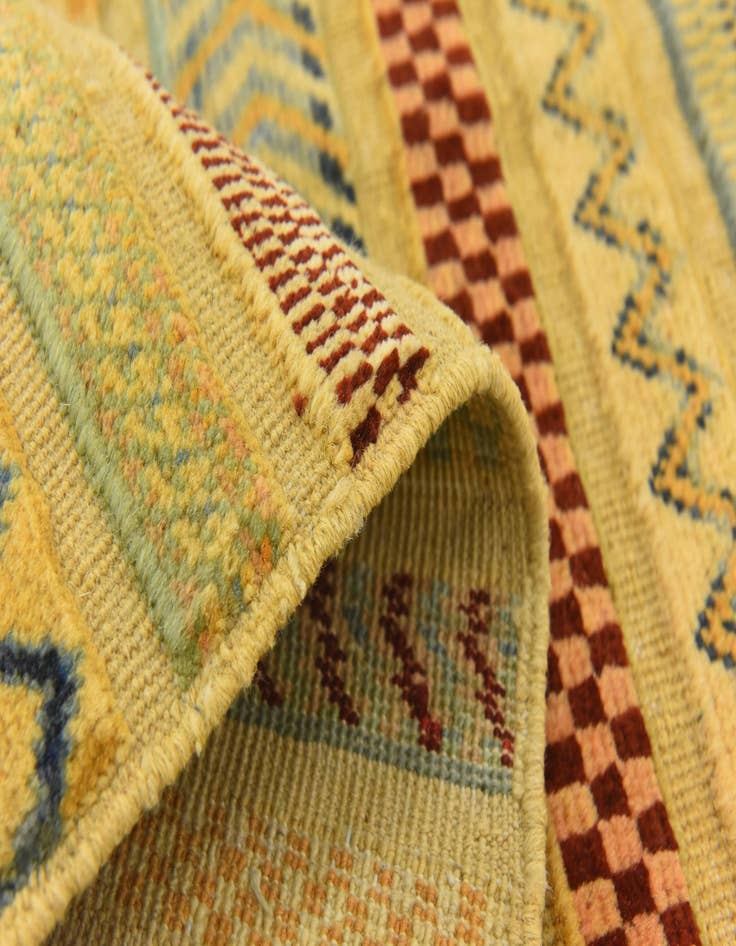 Detail image of  2' 8 x 4' 1  Hand Knotted Modern Ziegler Rug