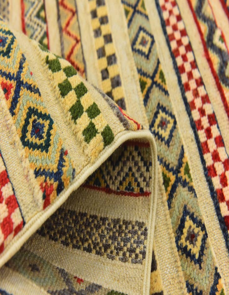 Detail image of  2' 9 x 4'  Hand Knotted Modern Ziegler Rug