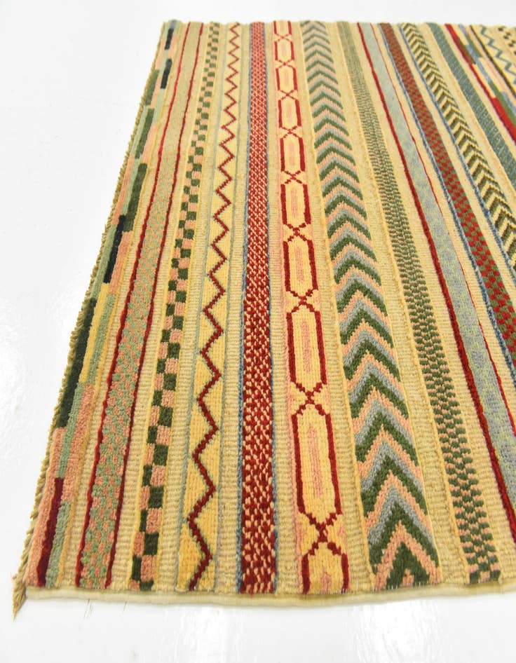 Detail image of 2' 7 x 4' 1 Hand Knotted Modern Ziegler Rug