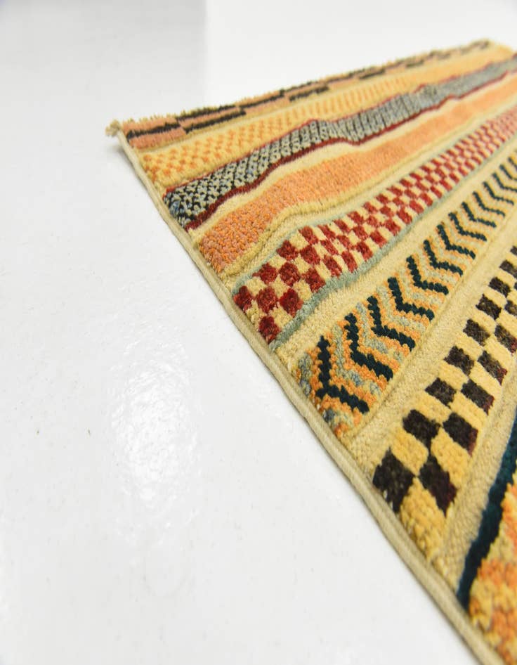 Detail image of  3' 11 x 6' 11  Hand Knotted Modern Ziegler Rug