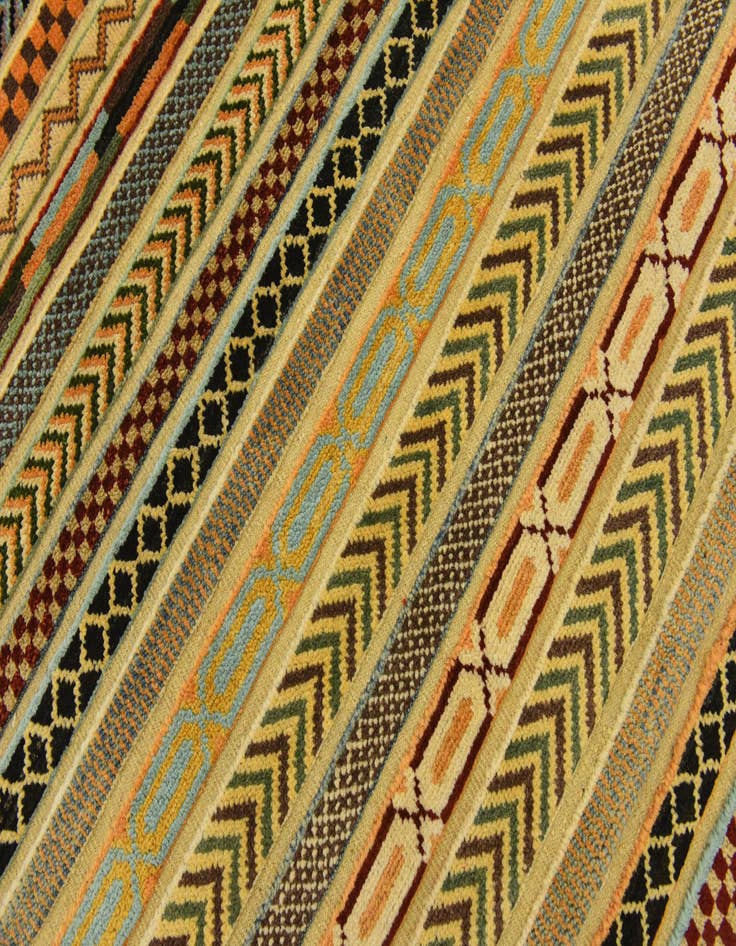 Detail image of  3' 11 x 5' 10  Hand Knotted Modern Ziegler Rug