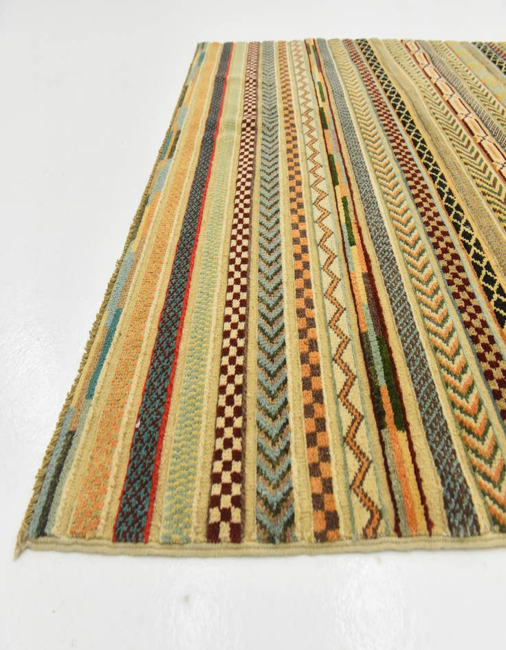 Detail image of  3' 11 x 5' 10  Hand Knotted Modern Ziegler Rug