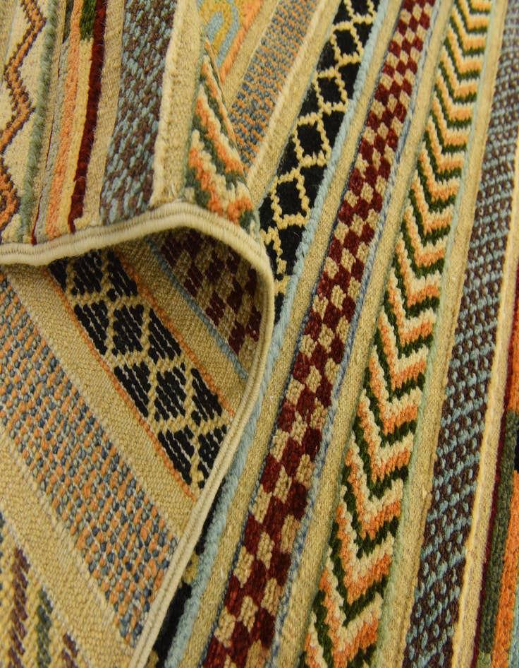 Detail image of  3' 11 x 5' 10  Hand Knotted Modern Ziegler Rug