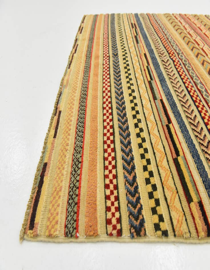 Detail image of  3' 9 x 5' 10  Hand Knotted Modern Ziegler Rug