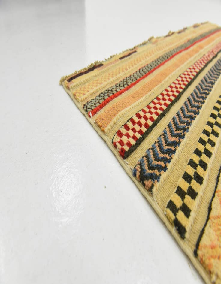 Detail image of  3' 9 x 5' 10  Hand Knotted Modern Ziegler Rug