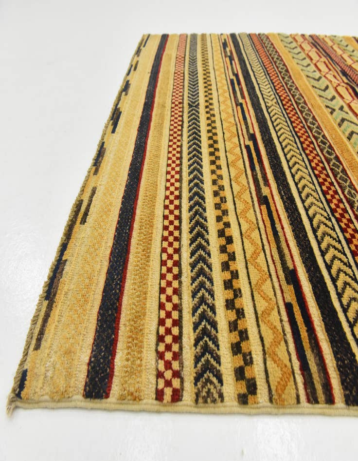 Detail image of  4' x 6'  Hand Knotted Modern Ziegler Rug