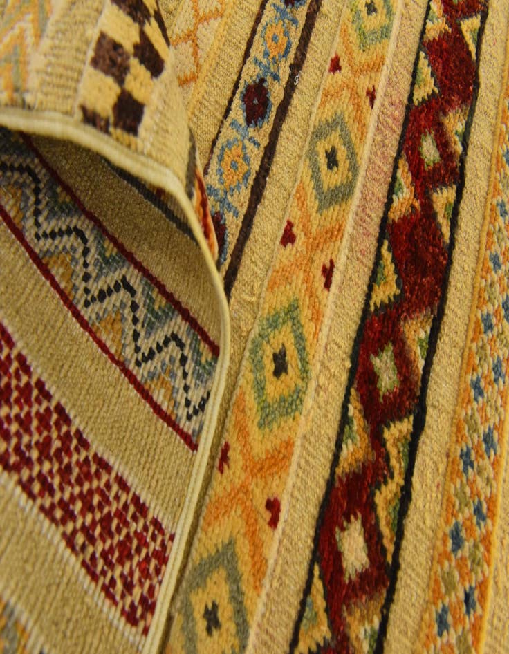 Detail image of  2' 8 x 4' 2  Hand Knotted Modern Ziegler Rug