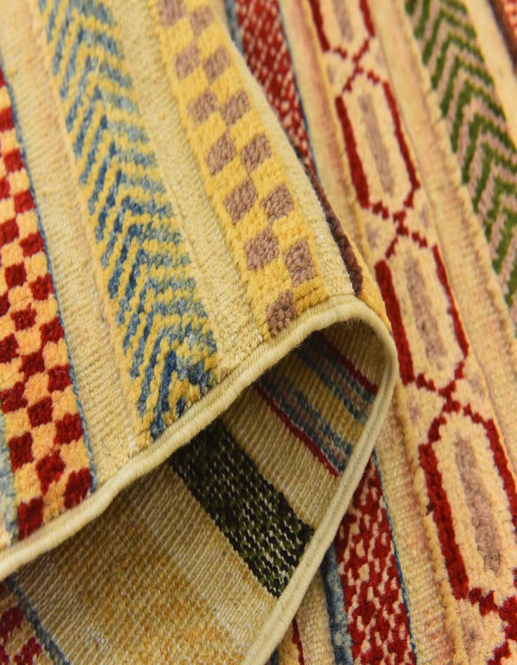 Detail image of  3' 11 x 5' 11  Hand Knotted Modern Ziegler Rug