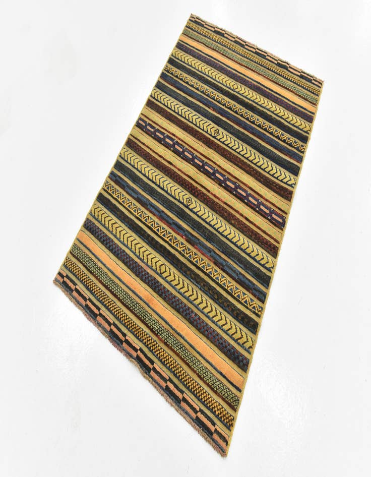 Detail image of  3' 3 x 4' 10  Hand Knotted Modern Ziegler Rug