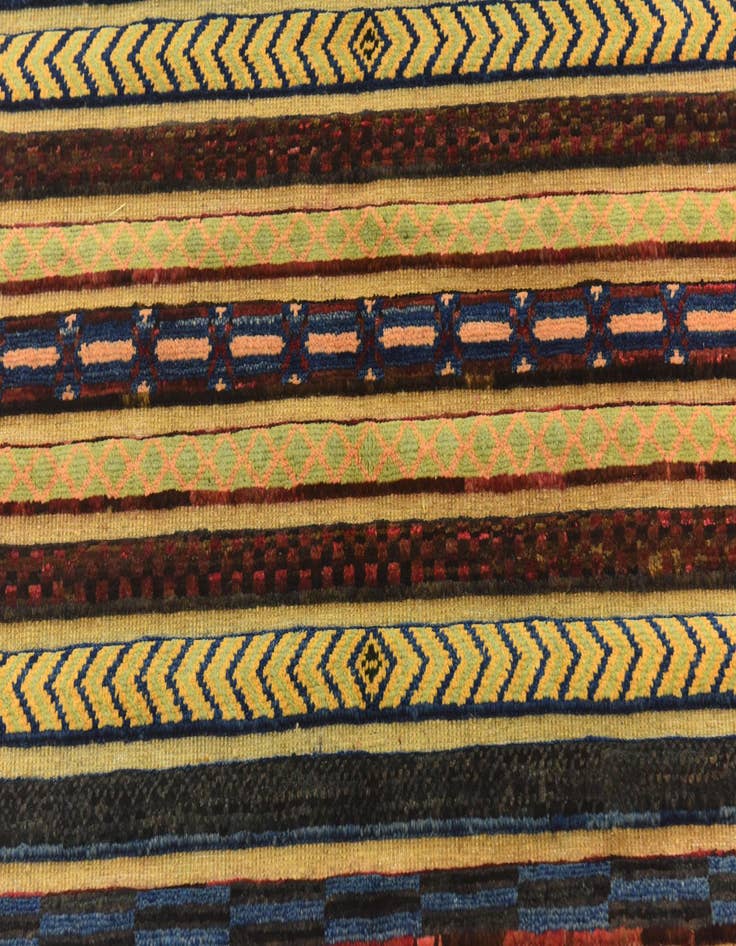 Detail image of  3' 3 x 4' 10  Hand Knotted Modern Ziegler Rug