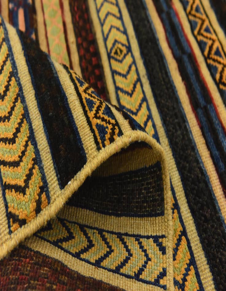 Detail image of  3' 3 x 4' 10  Hand Knotted Modern Ziegler Rug