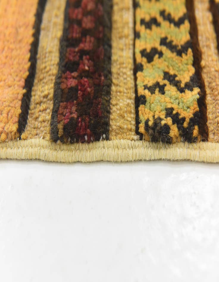 Detail image of  3' 3 x 4' 10  Hand Knotted Modern Ziegler Rug