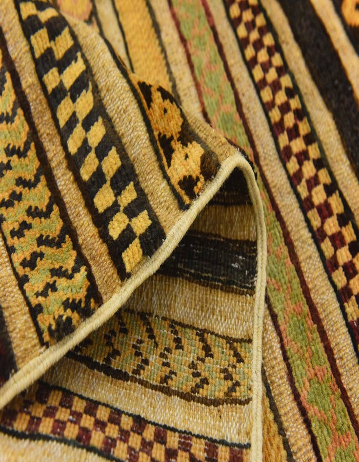 Detail image of  3' 3 x 4' 10  Hand Knotted Modern Ziegler Rug