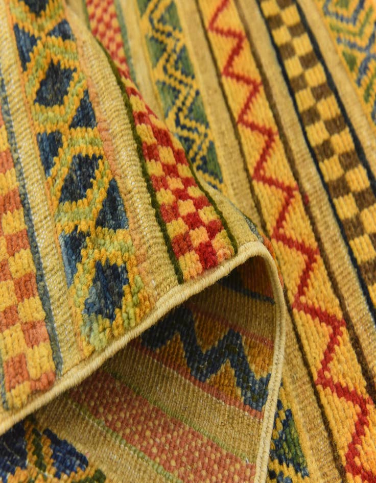 Detail image of  3' 3 x 5'  Hand Knotted Modern Ziegler Rug