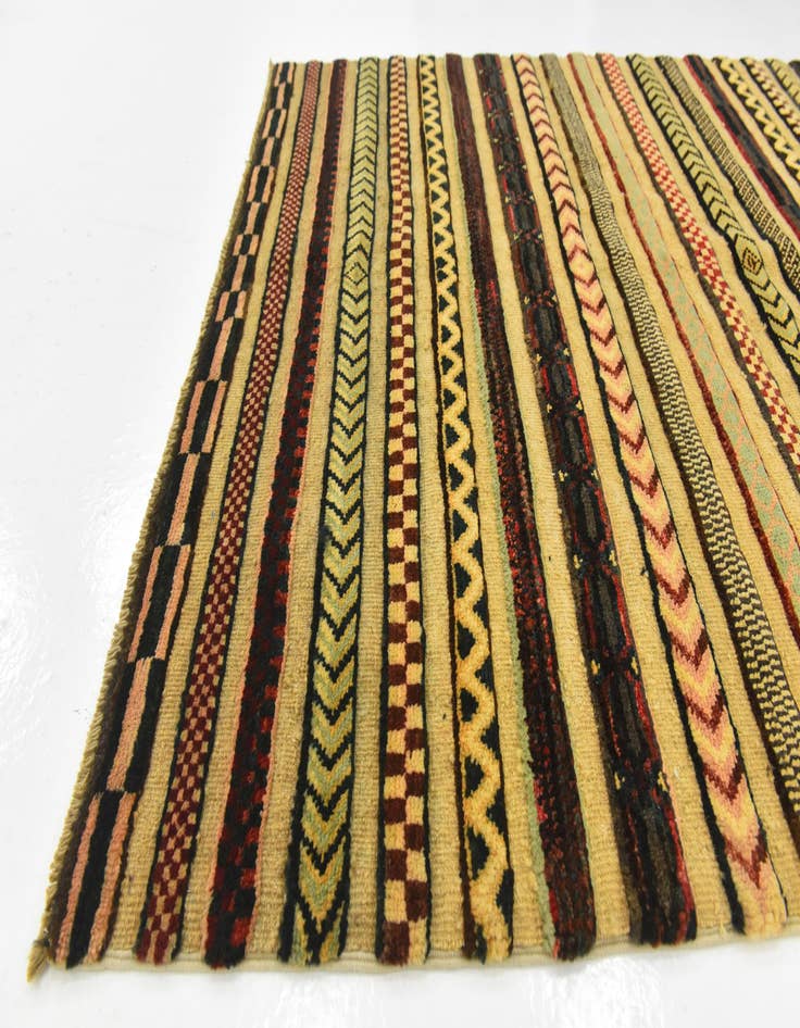 Detail image of  3' 4 x 4' 7  Hand Knotted Modern Ziegler Rug