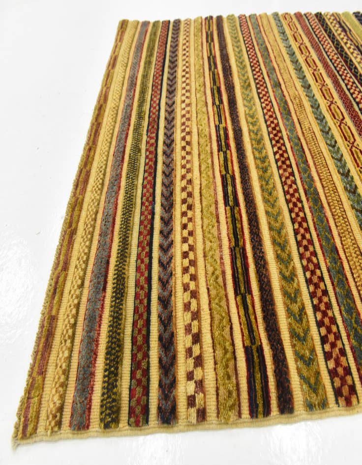 Detail image of  3' 2 x 4' 10  Hand Knotted Modern Ziegler Rug