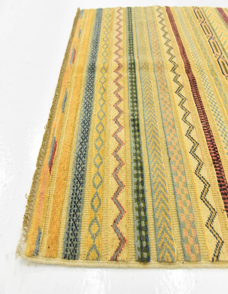 Detail image of  2' 7 x 4' 1  Hand Knotted Modern Ziegler Rug