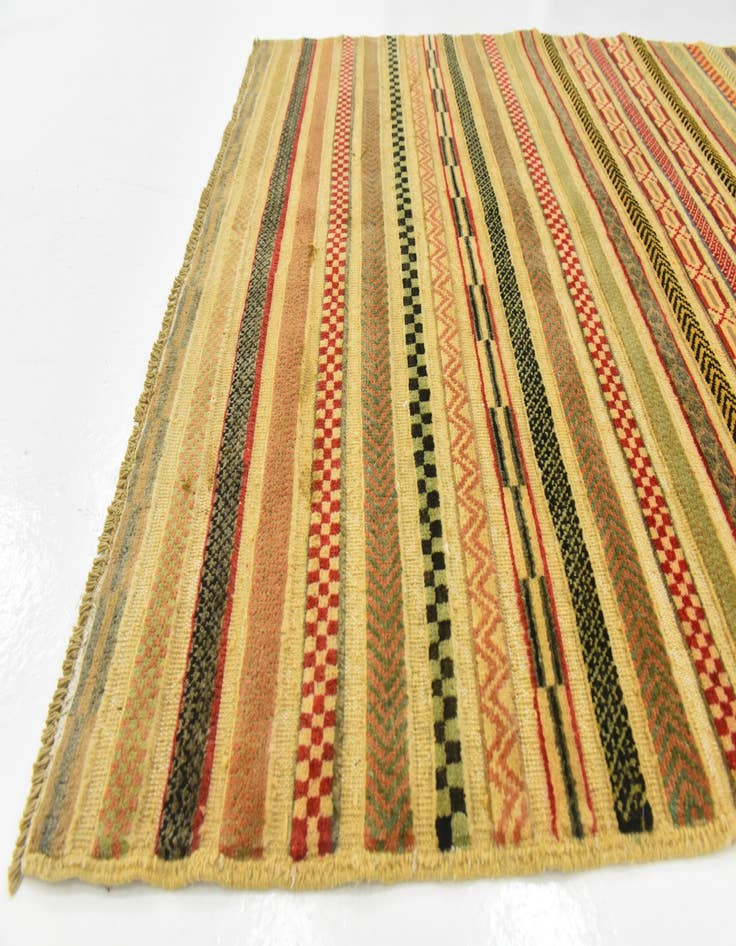 Detail image of  4' x 6'  Hand Knotted Modern Ziegler Rug