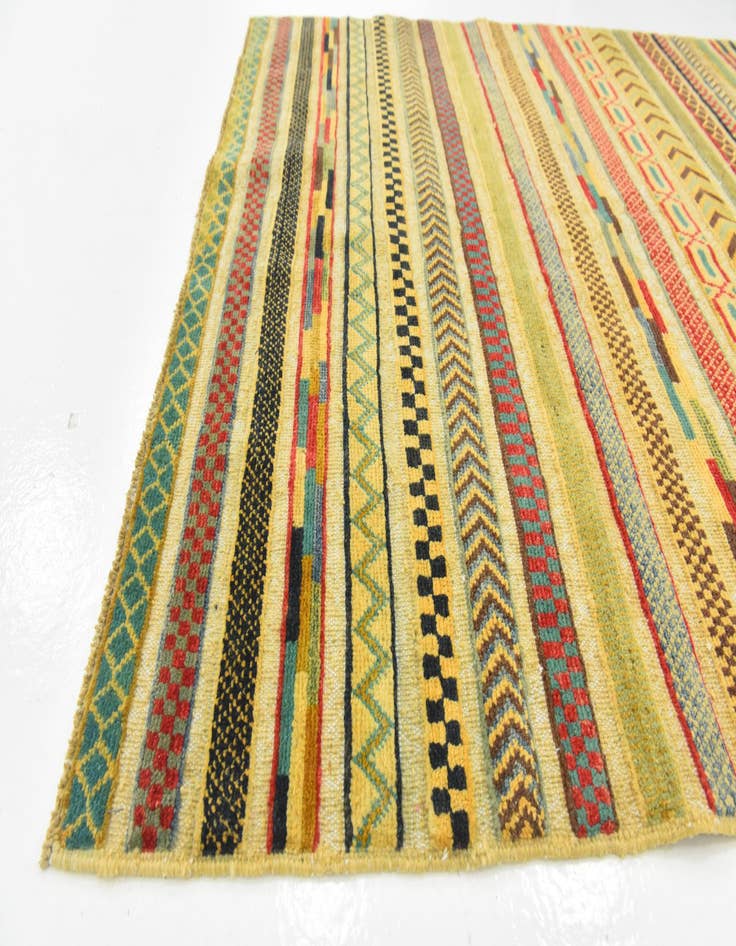 Detail image of  4' x 5' 10  Hand Knotted Modern Ziegler Rug