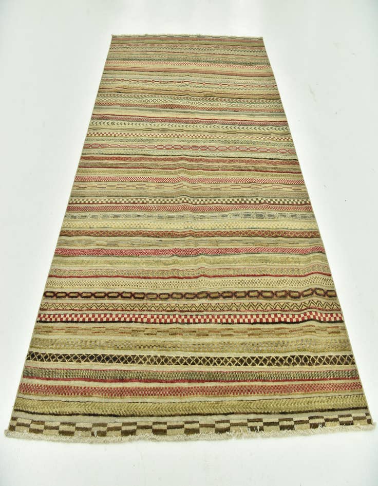 Detail image of  5' 1 x 7' 8  Hand Knotted Modern Ziegler Oriental Rug