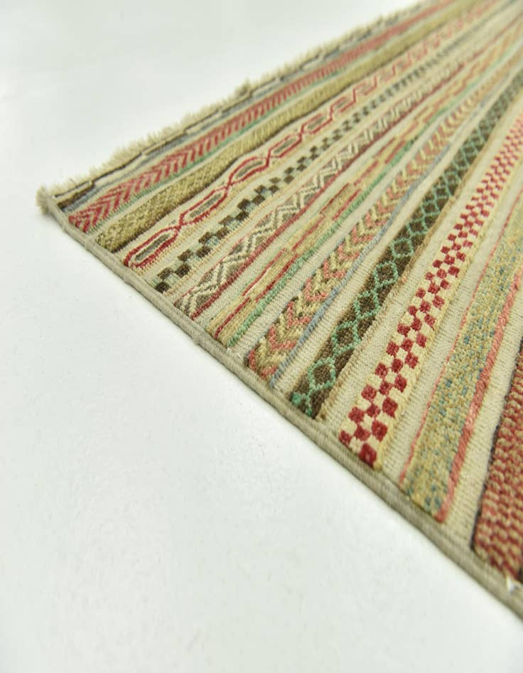 Detail image of  5' 1 x 7' 8  Hand Knotted Modern Ziegler Oriental Rug