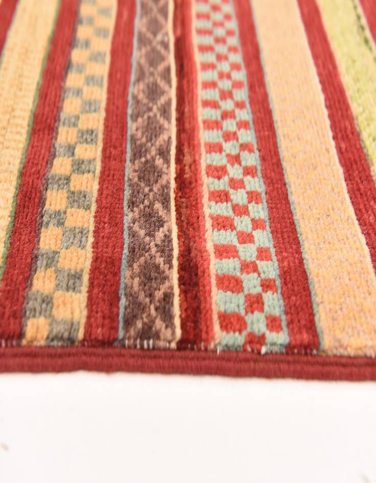 Detail image of  2' 9 x 4' 3  Hand Knotted Modern Ziegler Rug